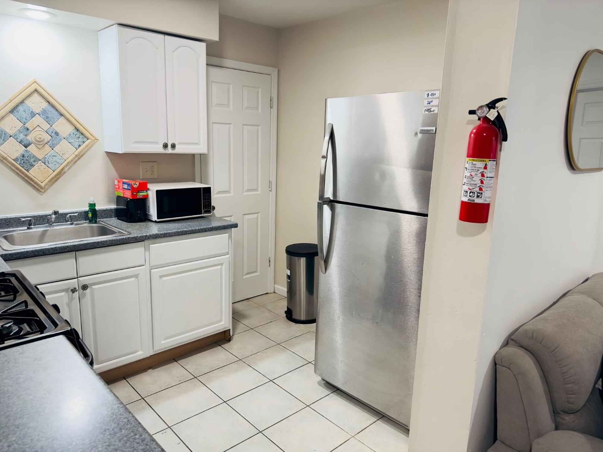 Cosy Bedroom 6 Minutes To Ewr Prudential Hotels Pen Station Newark Eksteriør billede