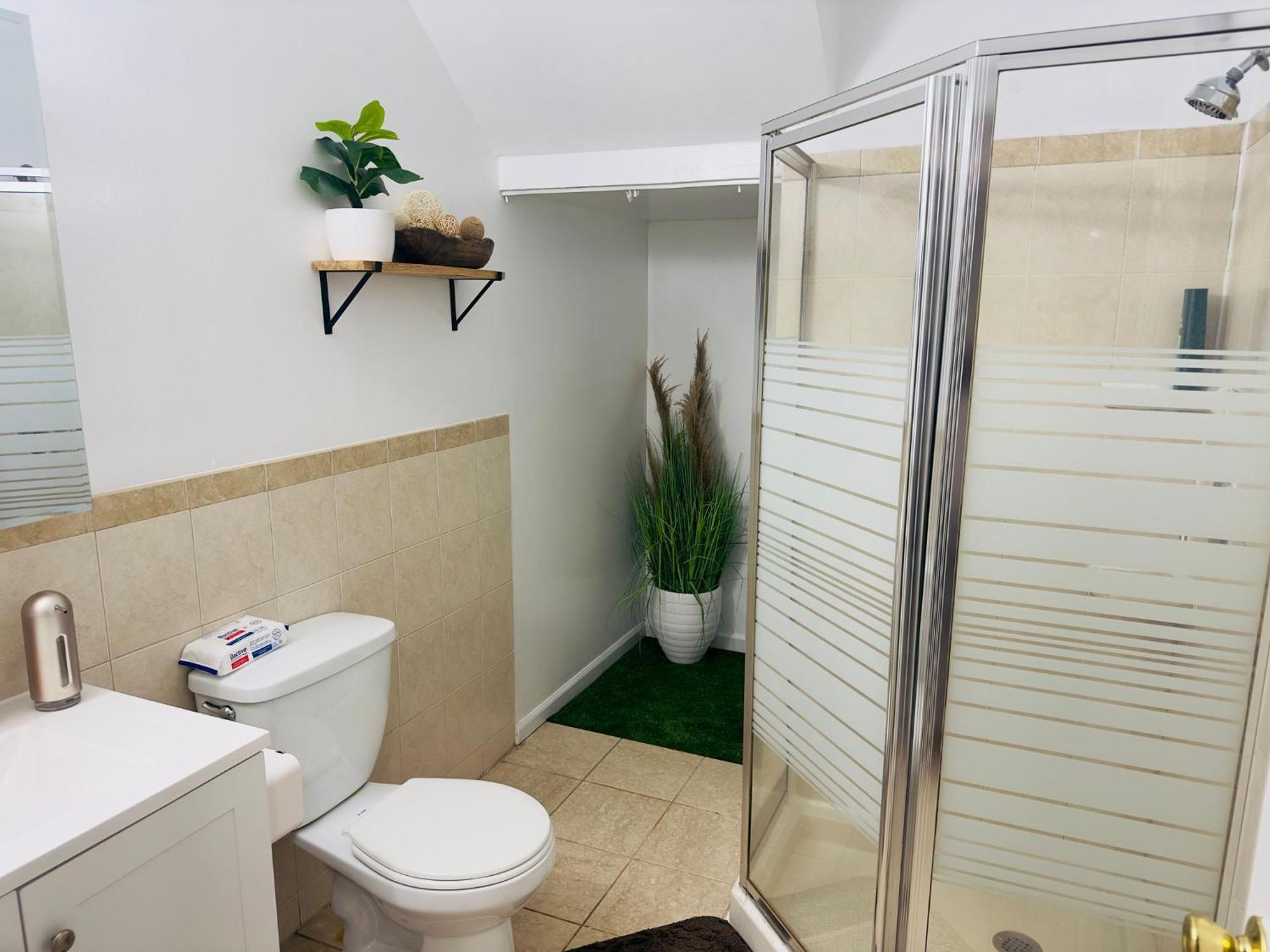 Cosy Bedroom 6 Minutes To Ewr Prudential Hotels Pen Station Newark Eksteriør billede