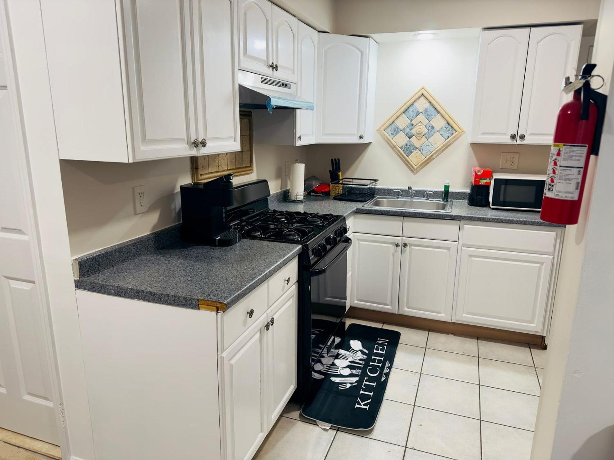 Cosy Bedroom 6 Minutes To Ewr Prudential Hotels Pen Station Newark Eksteriør billede